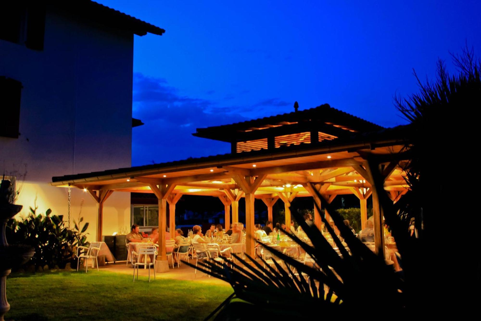 Hotel Restaurant Txistulari Итчасу Екстериор снимка